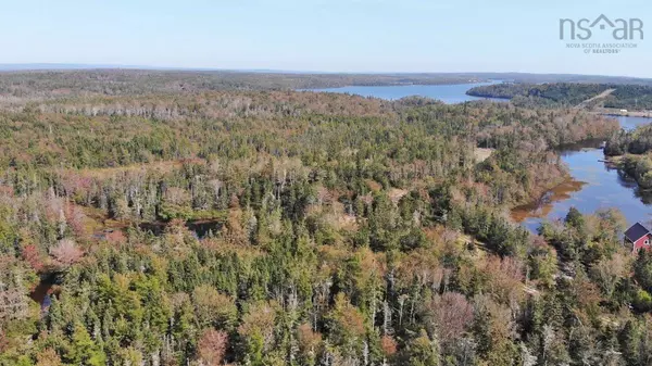 206 Hwy, Grand Lake, NS B0E 1A0