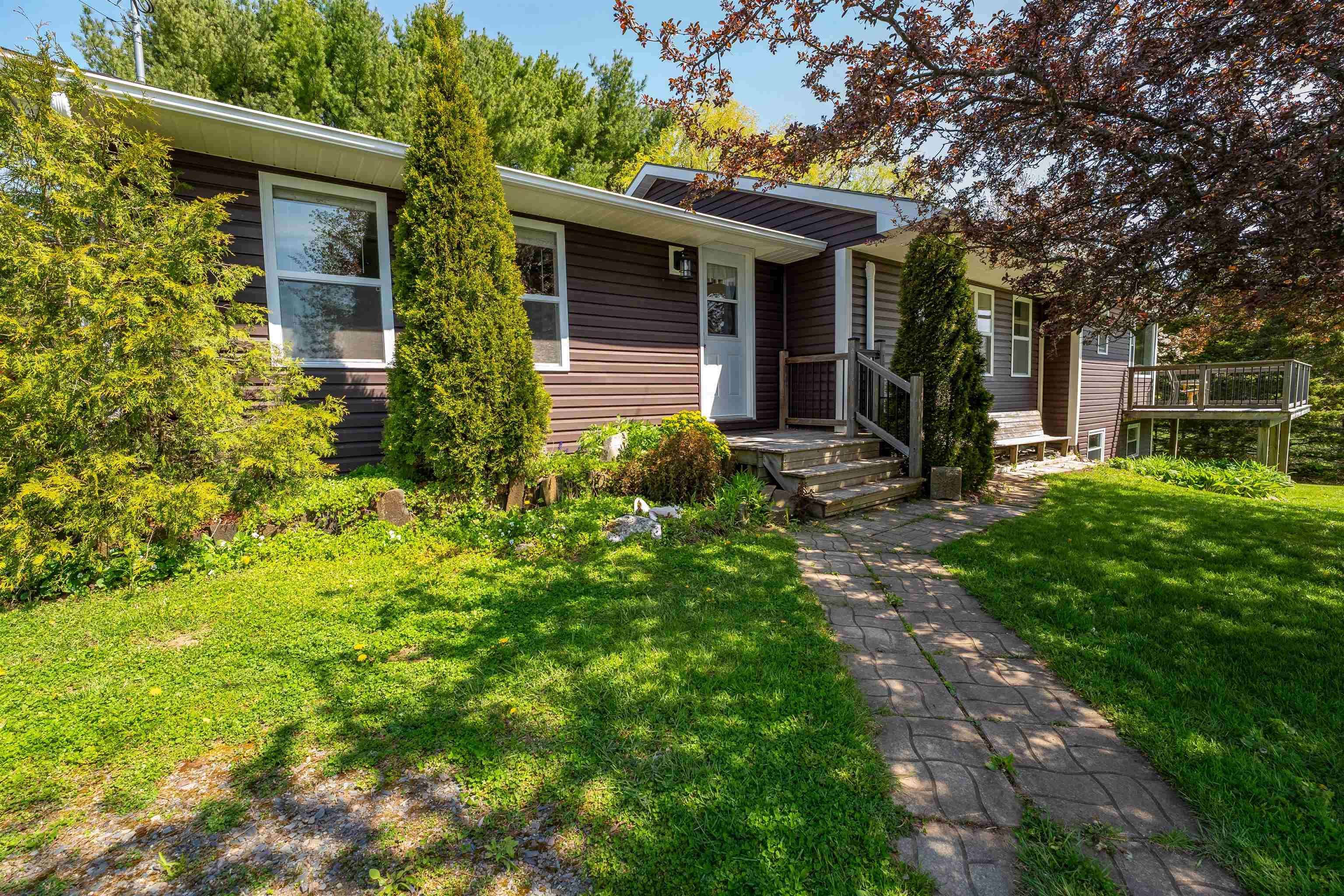 2285 Highway 221, Dempseys Corner, NS B0P 1C0