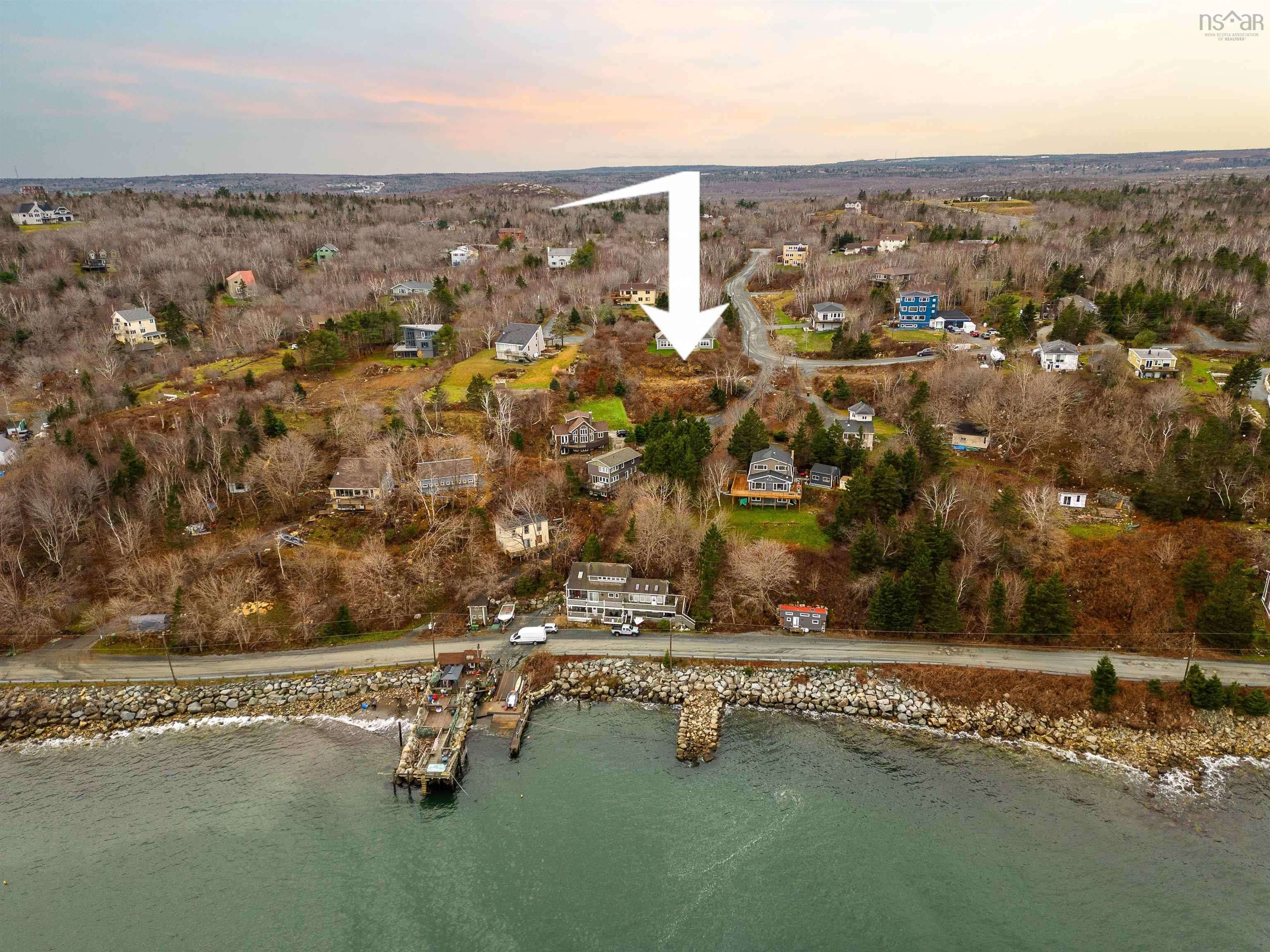 1 Faraday Ln, Fergusons Cove, NS B3V 1S3