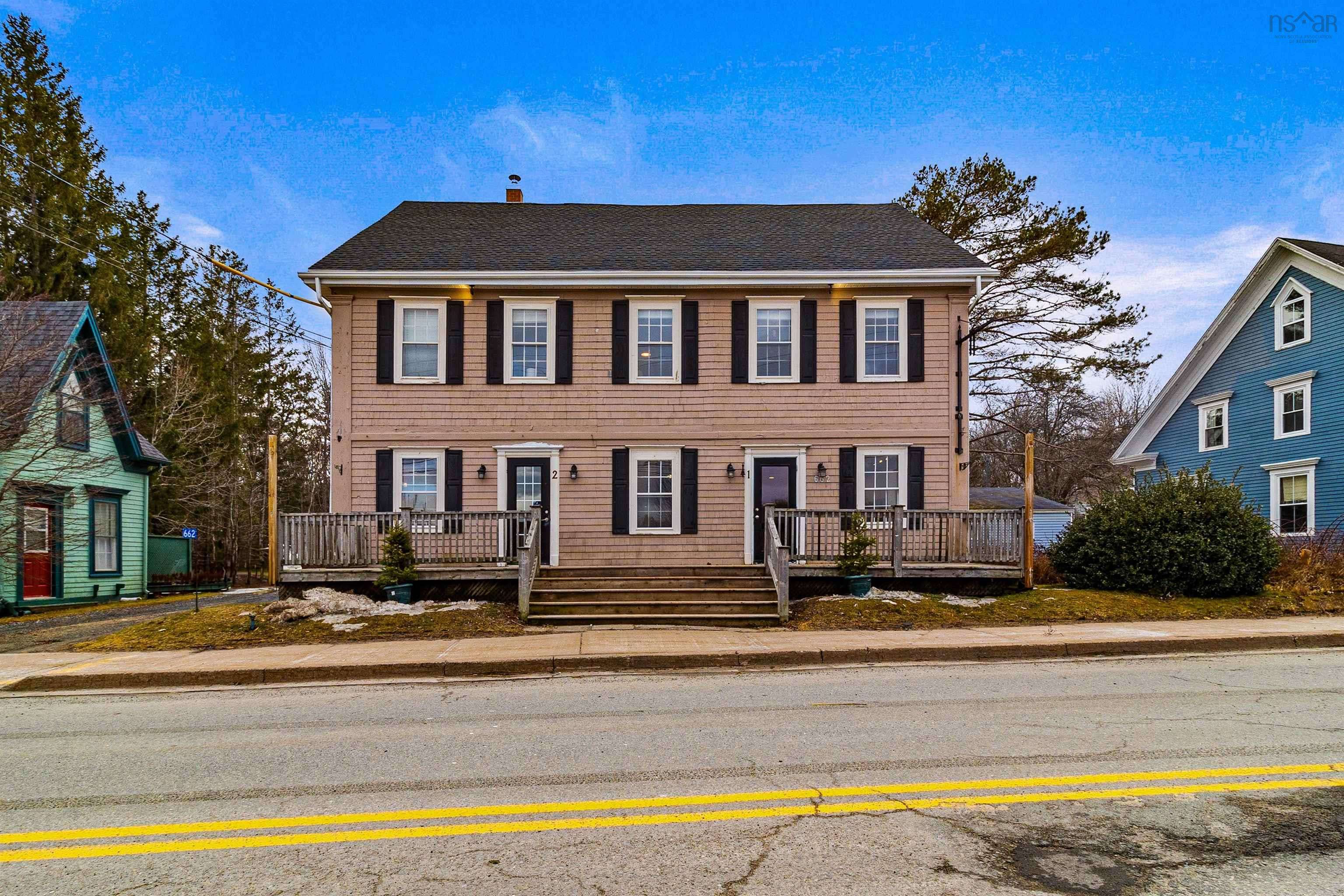 662 Main St, Mahone Bay, NS B0J 2E0