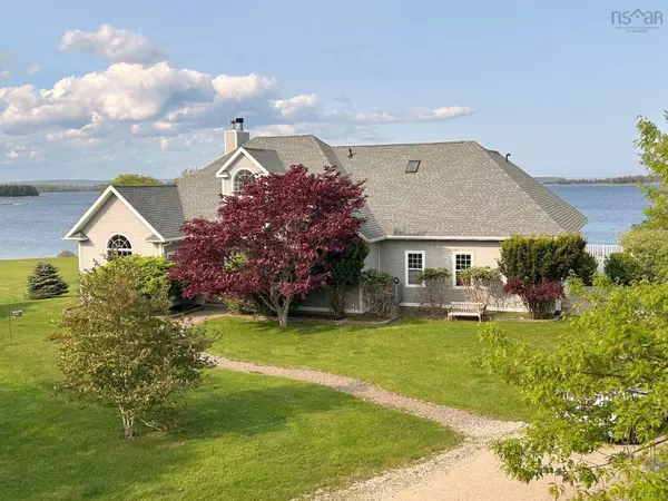 35 Sea Oaks Ln, Martins Point, NS B0J 1E0