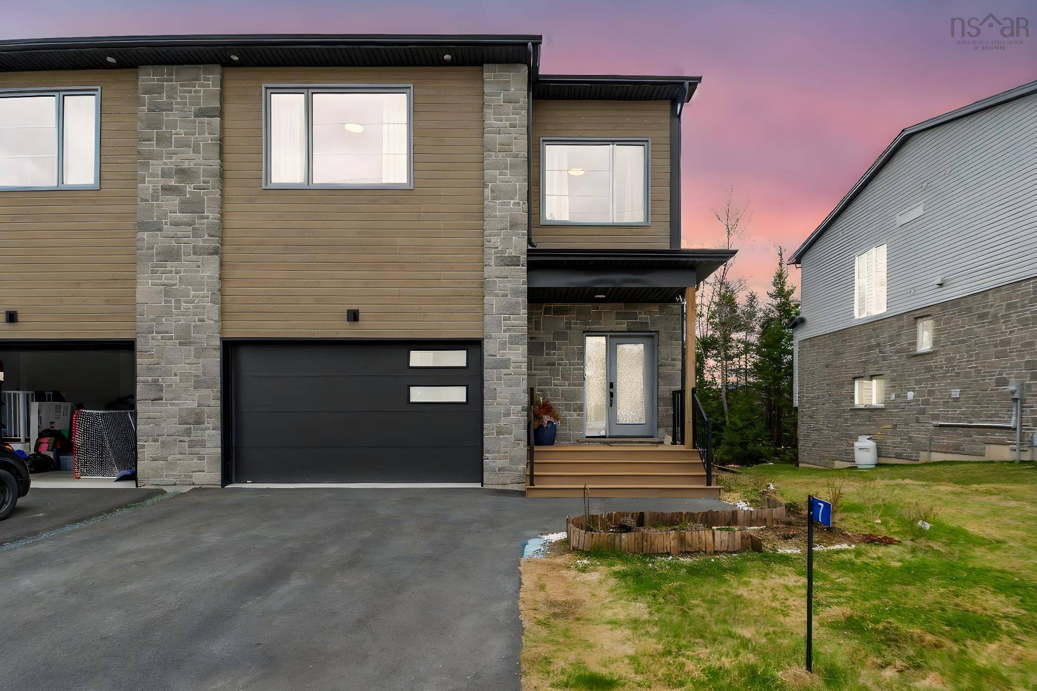 7 Lew Cres, Lantz, NS B2S 0H9