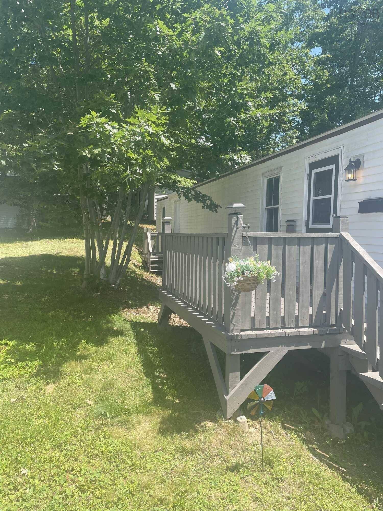 39 Spring Cres, Bridgewater, NS B4V 3G3
