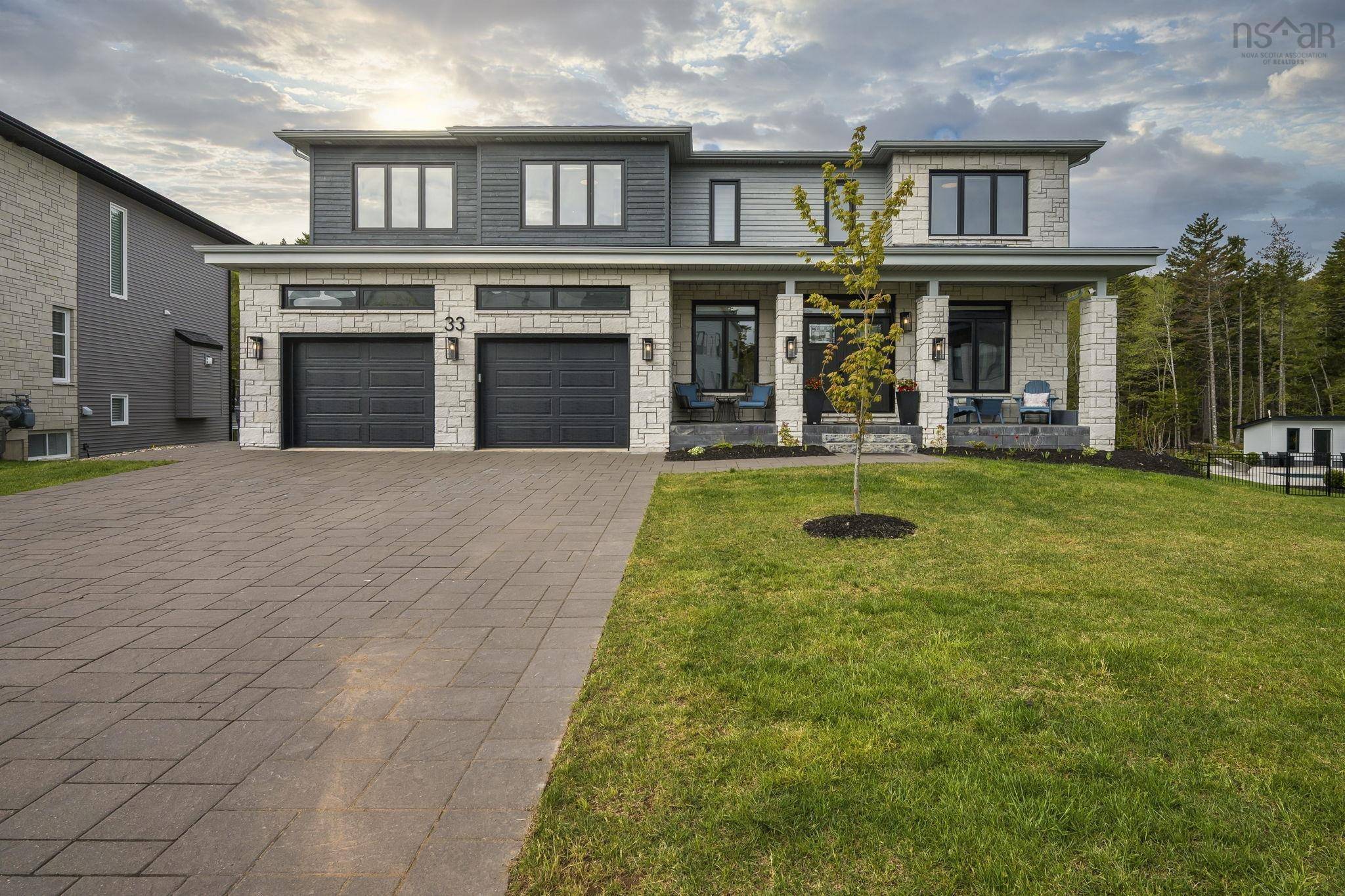33 Cairnstone Ln, Bedford, NS B4B 2G5