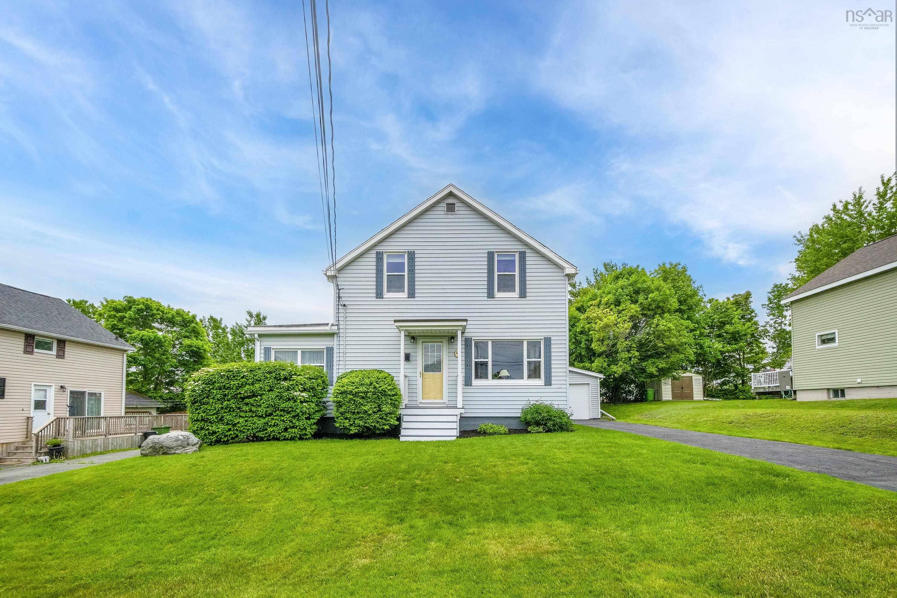 45 Belmont Ave, Stellarton, NS B0K 1S0