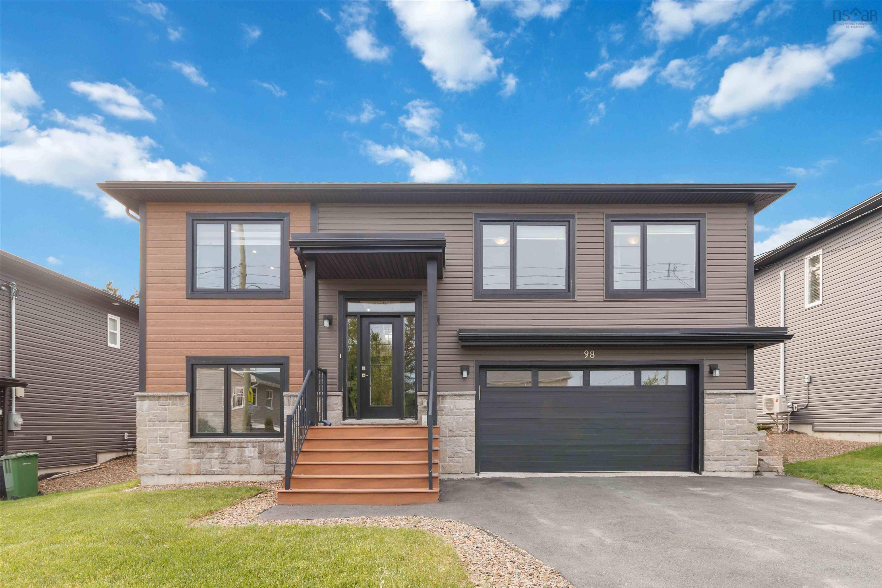 98 Hamilton Dr, Middle Sackville, NS B4E 0S6