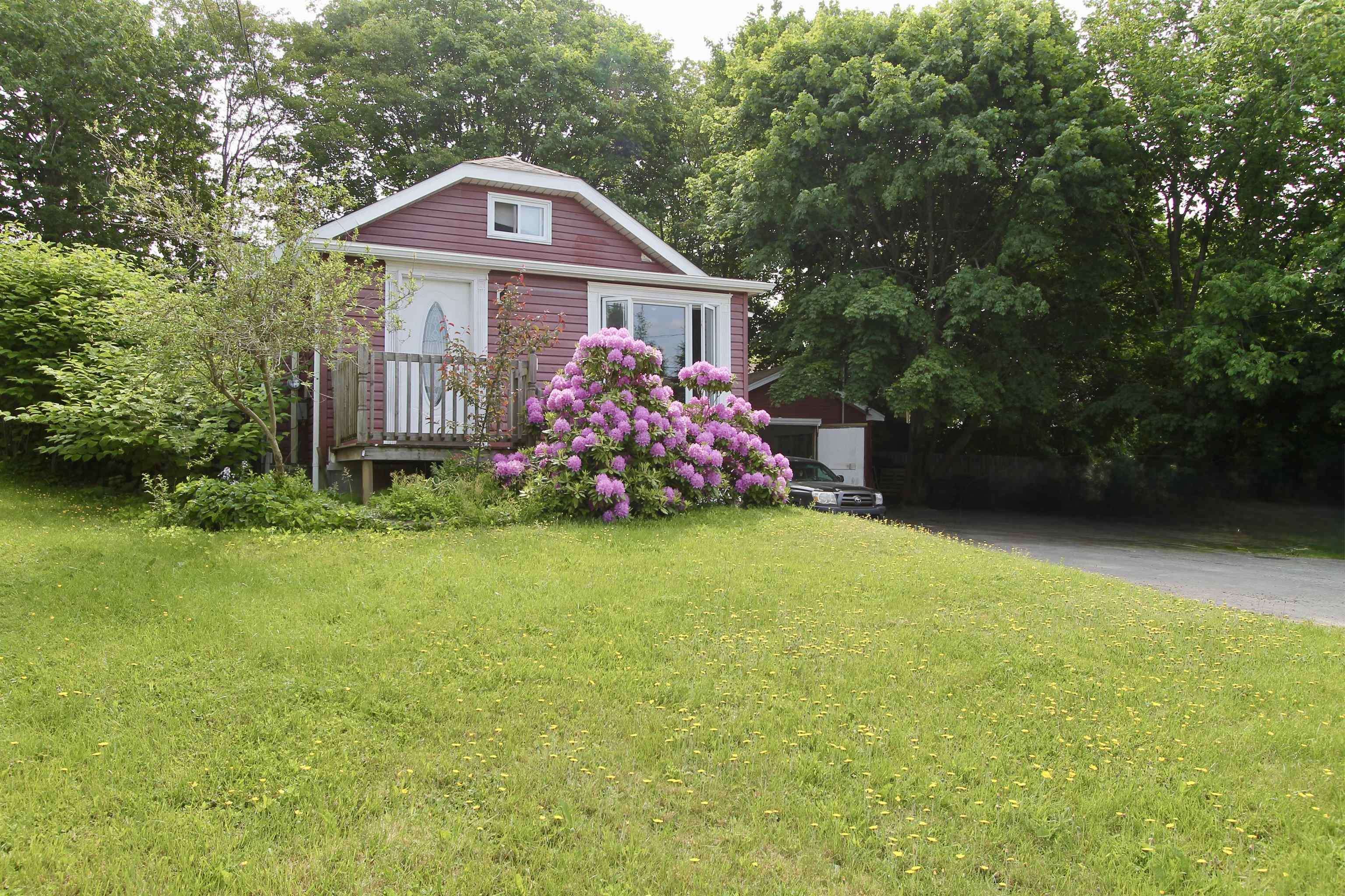 16 Power St, Dartmouth, NS B2W 1M2
