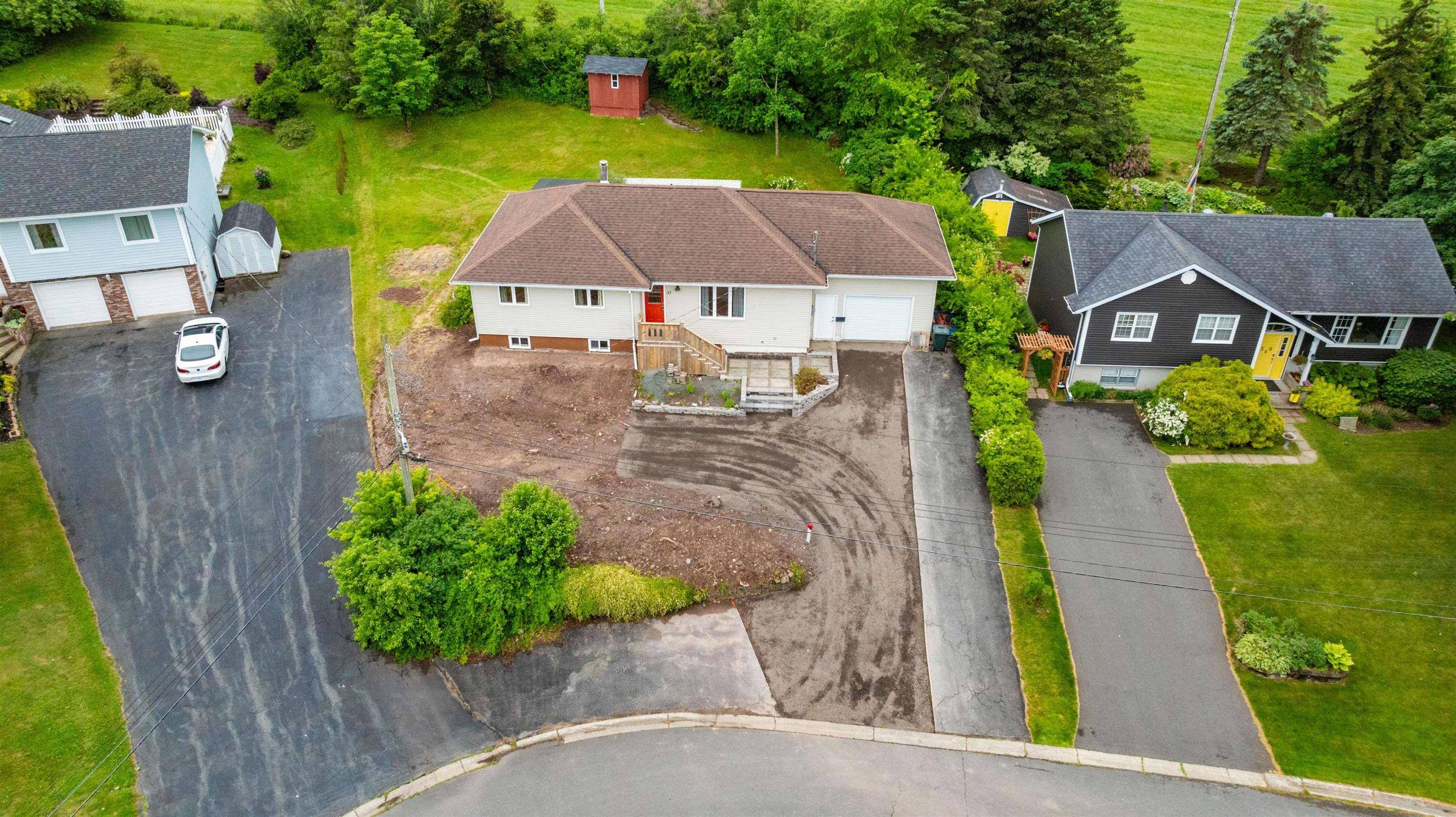 37 Whidden St, Antigonish, NS B2G 2V7