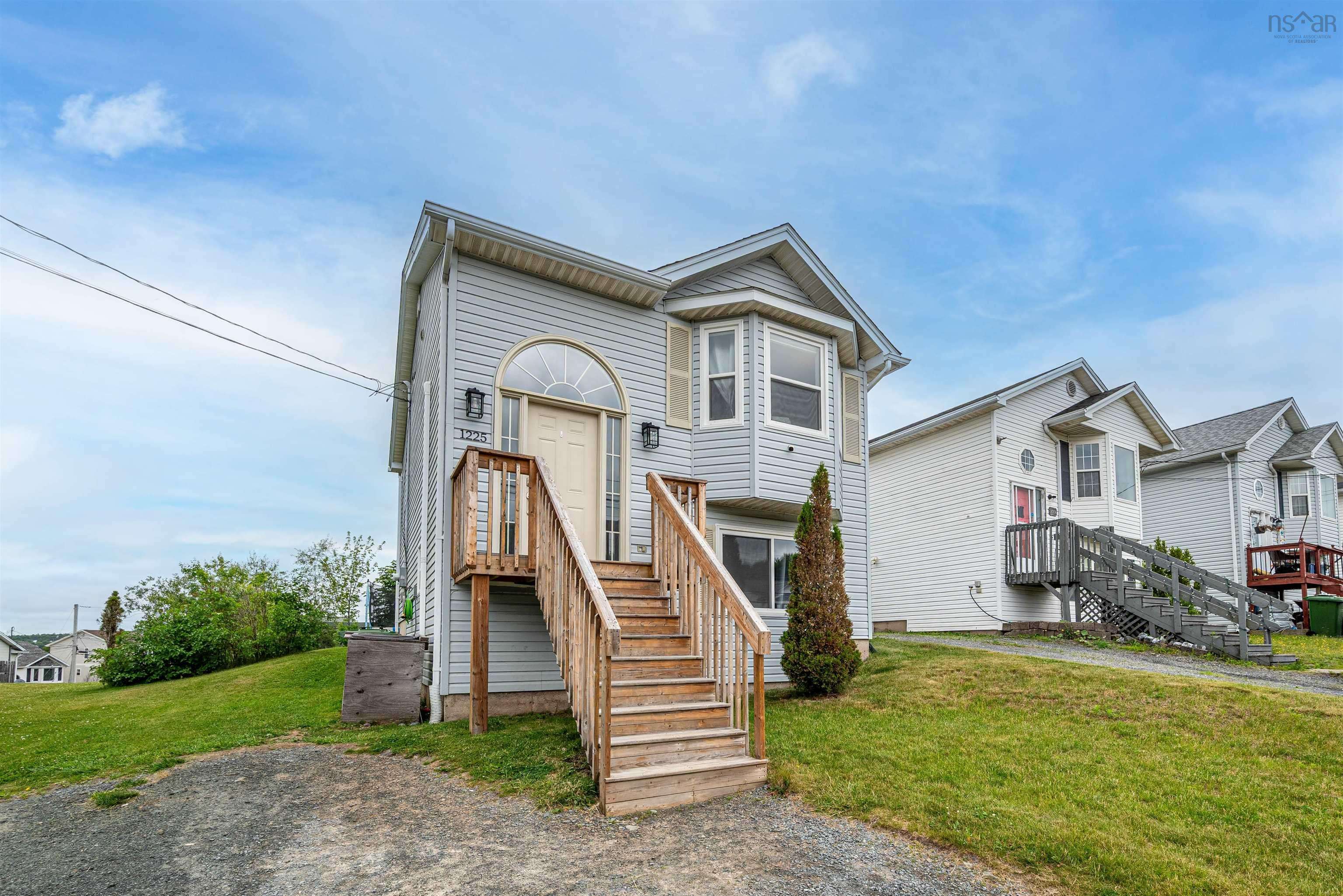 1225 Sackville Dr, Middle Sackville, NS B4E 3G1