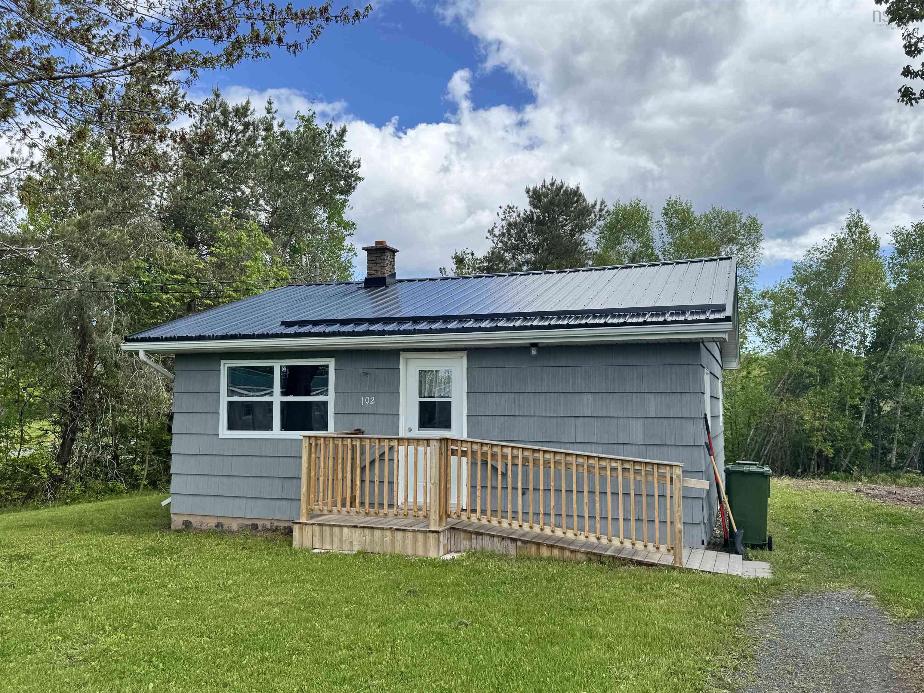 102 Hillside Rd, Hillside, NS B0K 1X0
