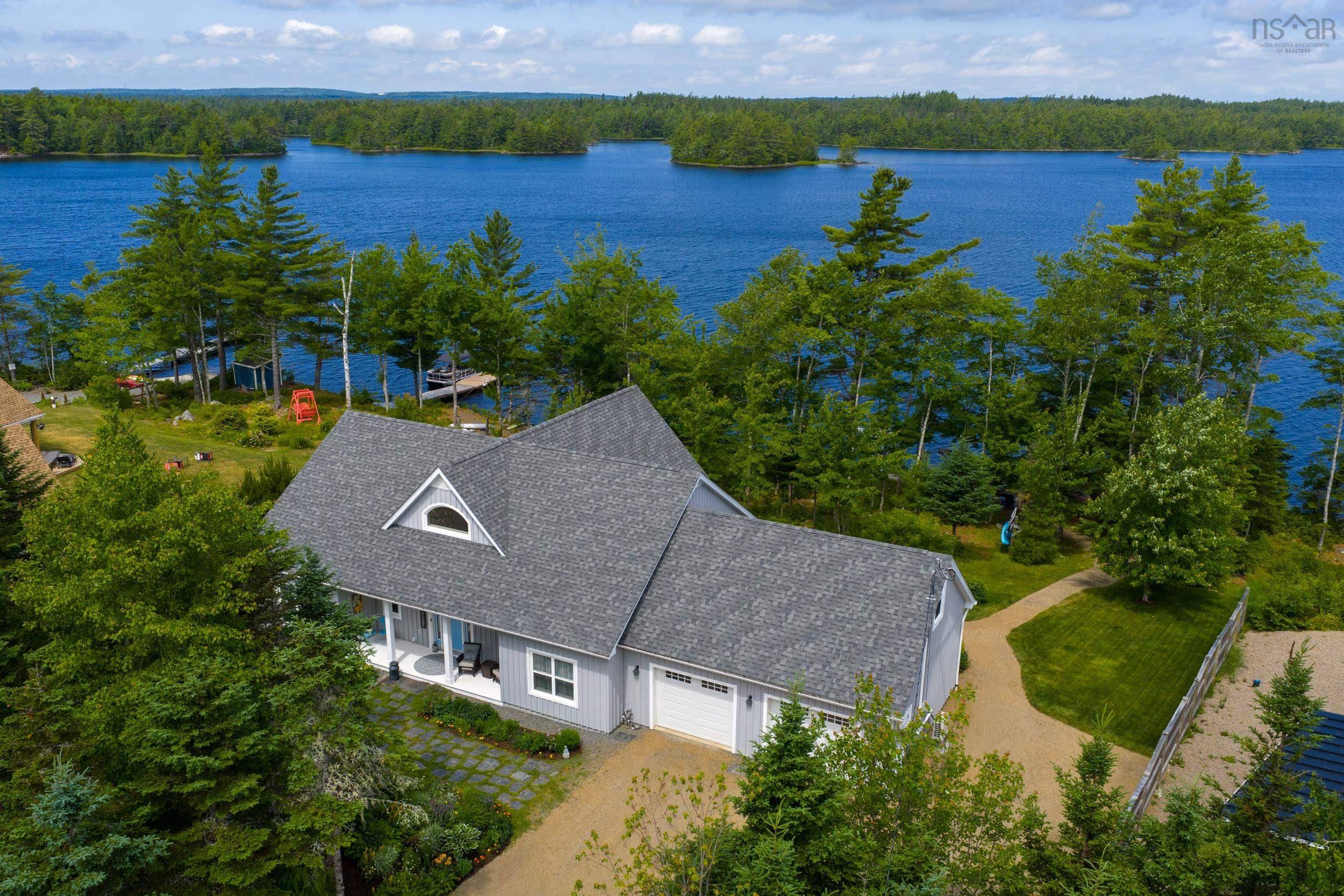 94 Heritage Way, East Uniacke, NS B0N 1Z0