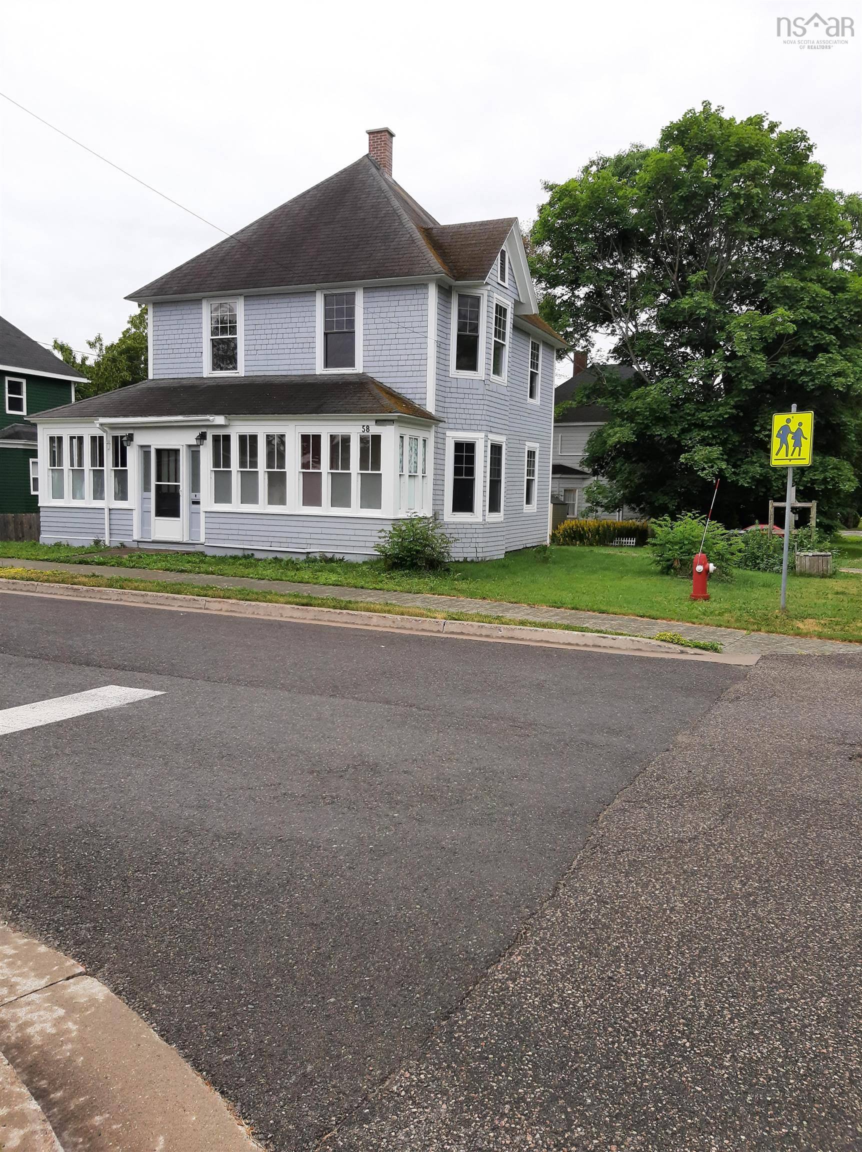58 Court St, North Sydney, NS B2A 2X9