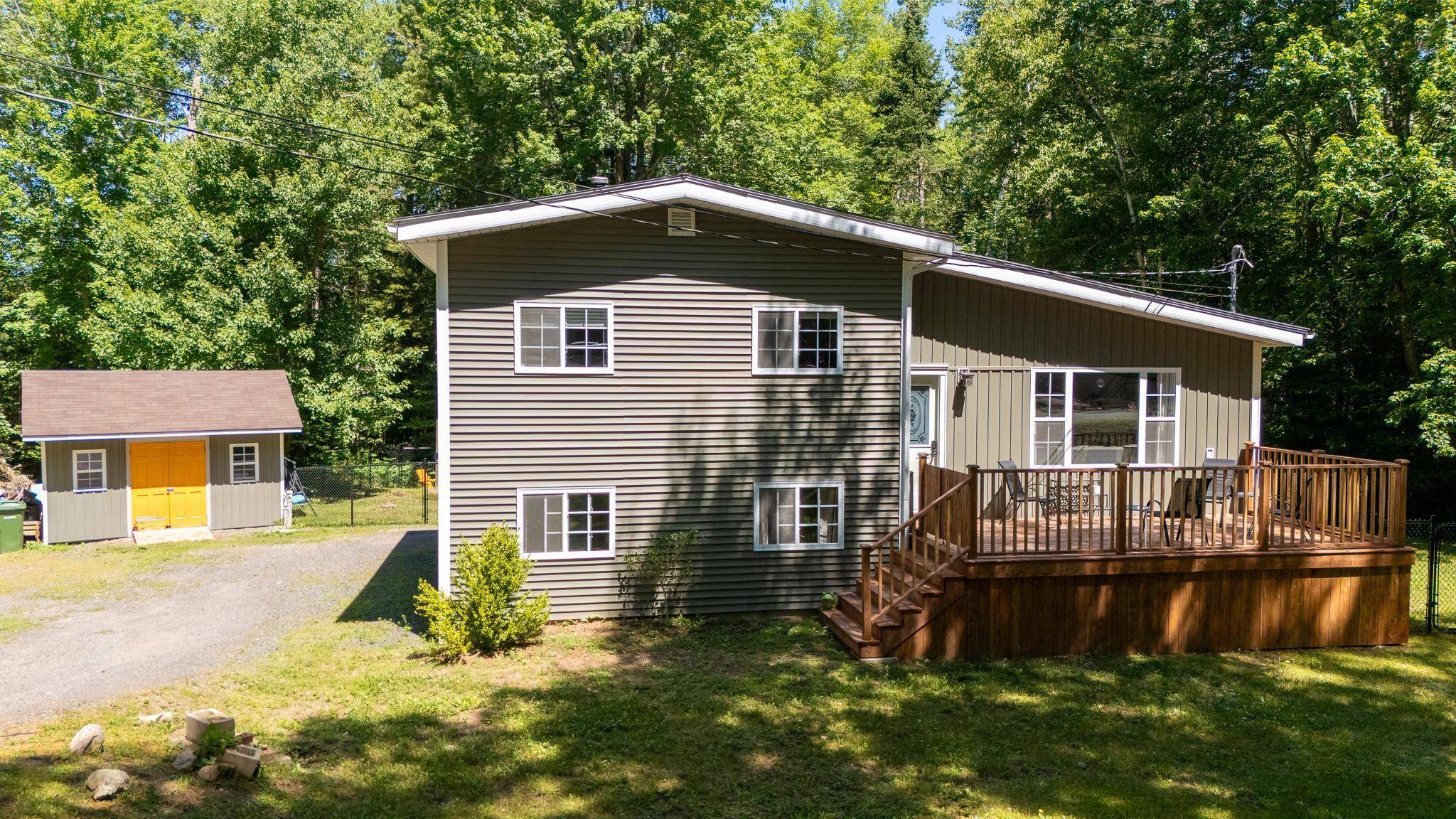 35 Lawrence Rd, Windermere, NS B0P 1E0