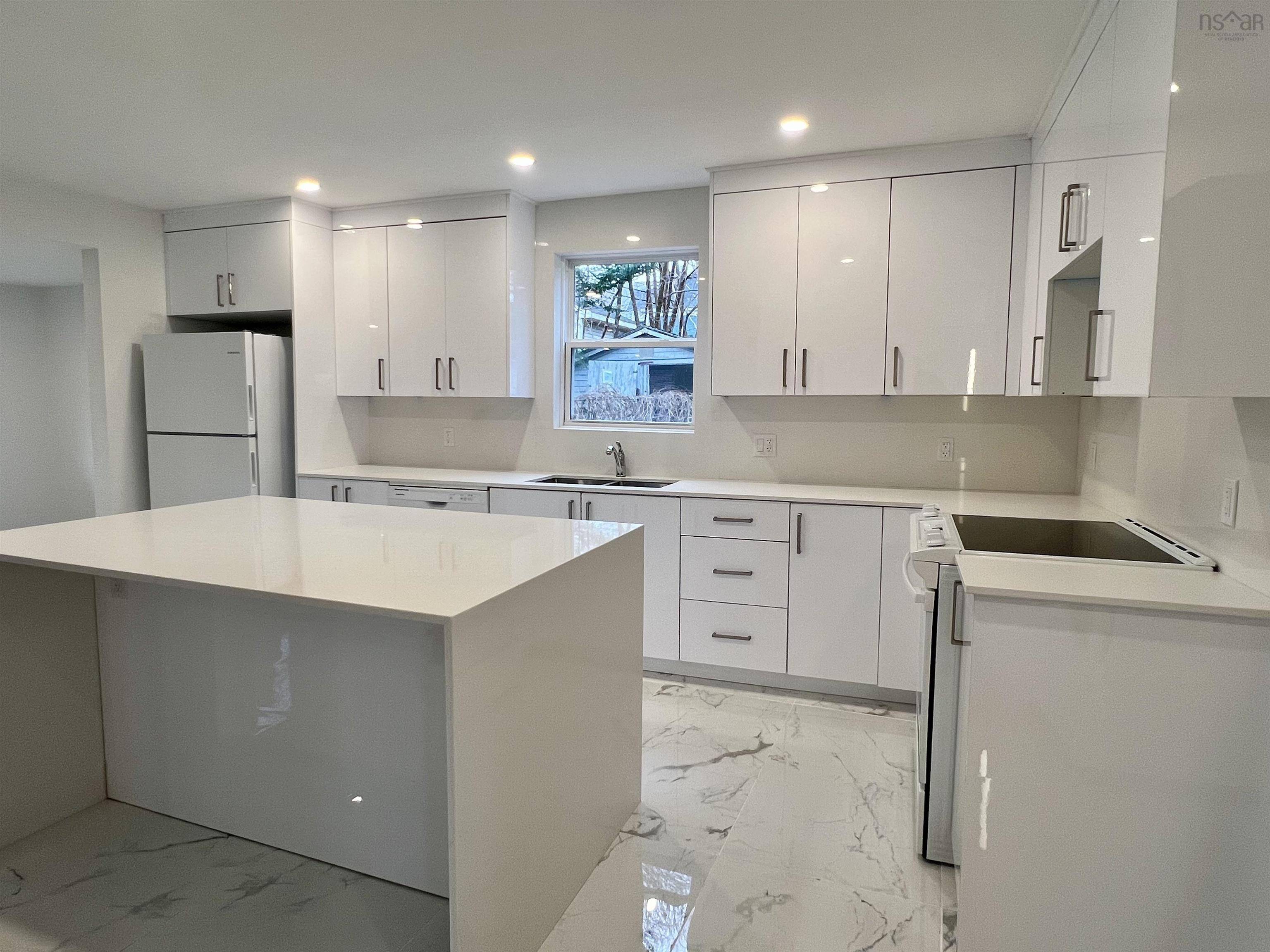 221 Maclean St, New Glasgow, NS B2H 4M8