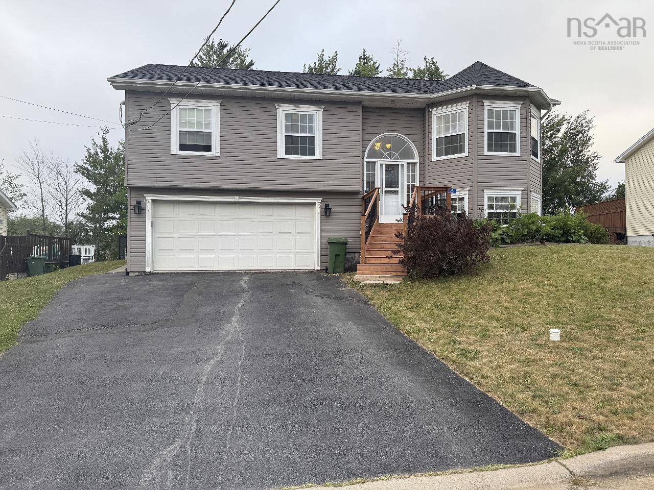 5 Lillian Ct, Elmsdale, NS B2S 0A2