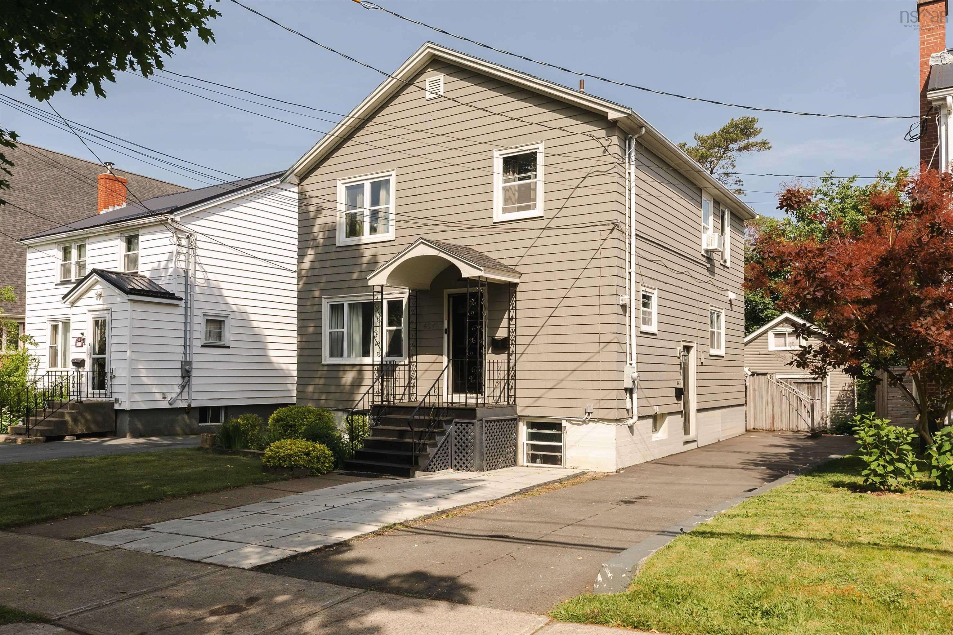 6571 Young St, Halifax, NS B3L 2A5
