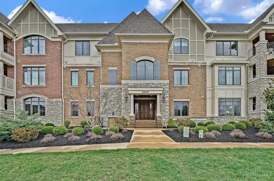 9506 Park Manor Blvd #204, Blue Ash, OH 45242