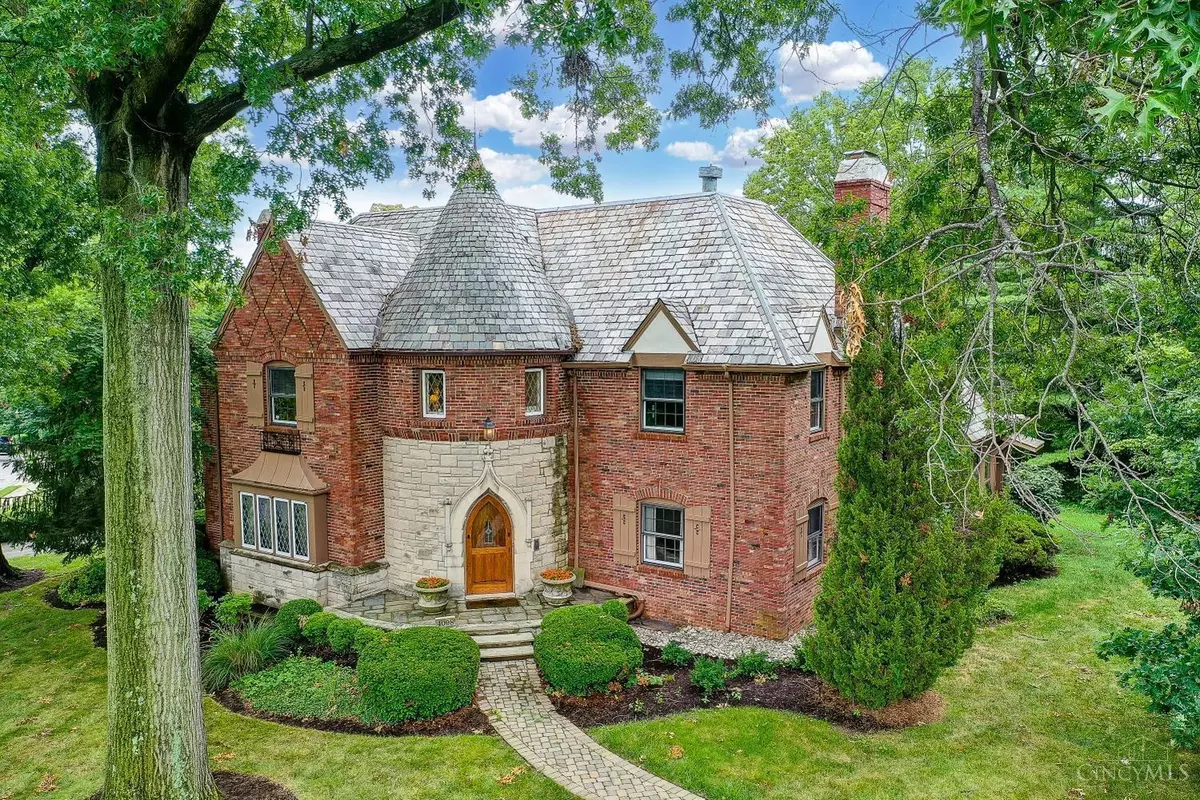 Cincinnati, OH 45229,4098 Rose Hill Ave