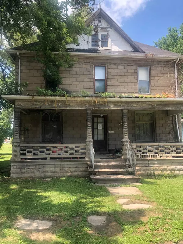 144 South St, Leesburg, OH 45135