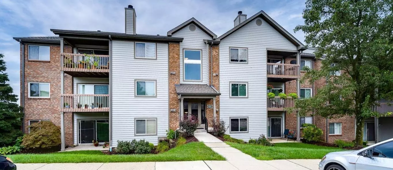 8892 Eagleview Dr #9, West Chester, OH 45069