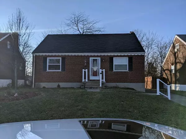 7113 Clovernoll Dr, North College Hill, OH 45231