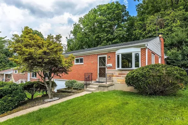 1352 Columbus Ave, Cincinnati, OH 45255