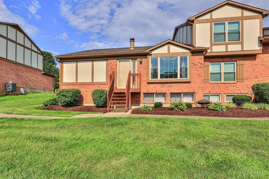 26 Fairgreen Cir, Fairfield, OH 45014