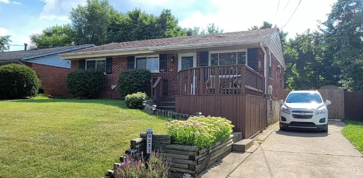 9237 Burgess Dr, Colerain Twp, OH 45251