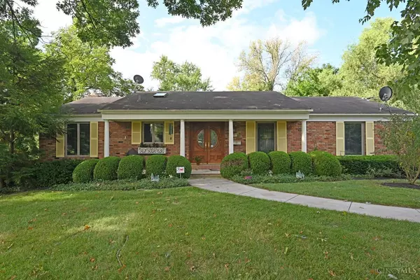 5585 Wasigo Dr, Cincinnati, OH 45230