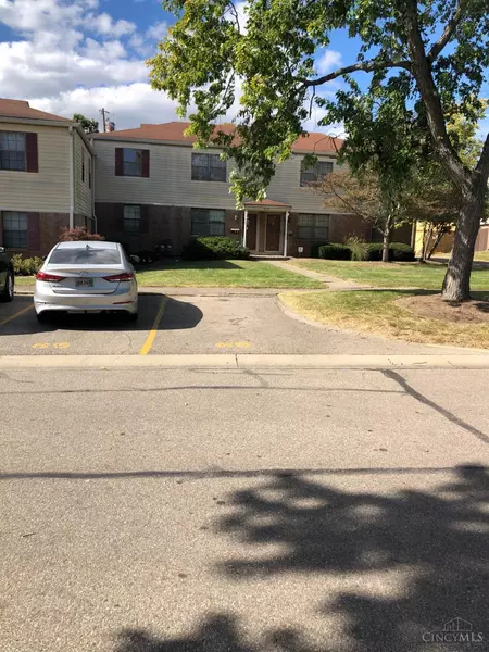 8115 Burkhart St #B, Sycamore Twp, OH 45237