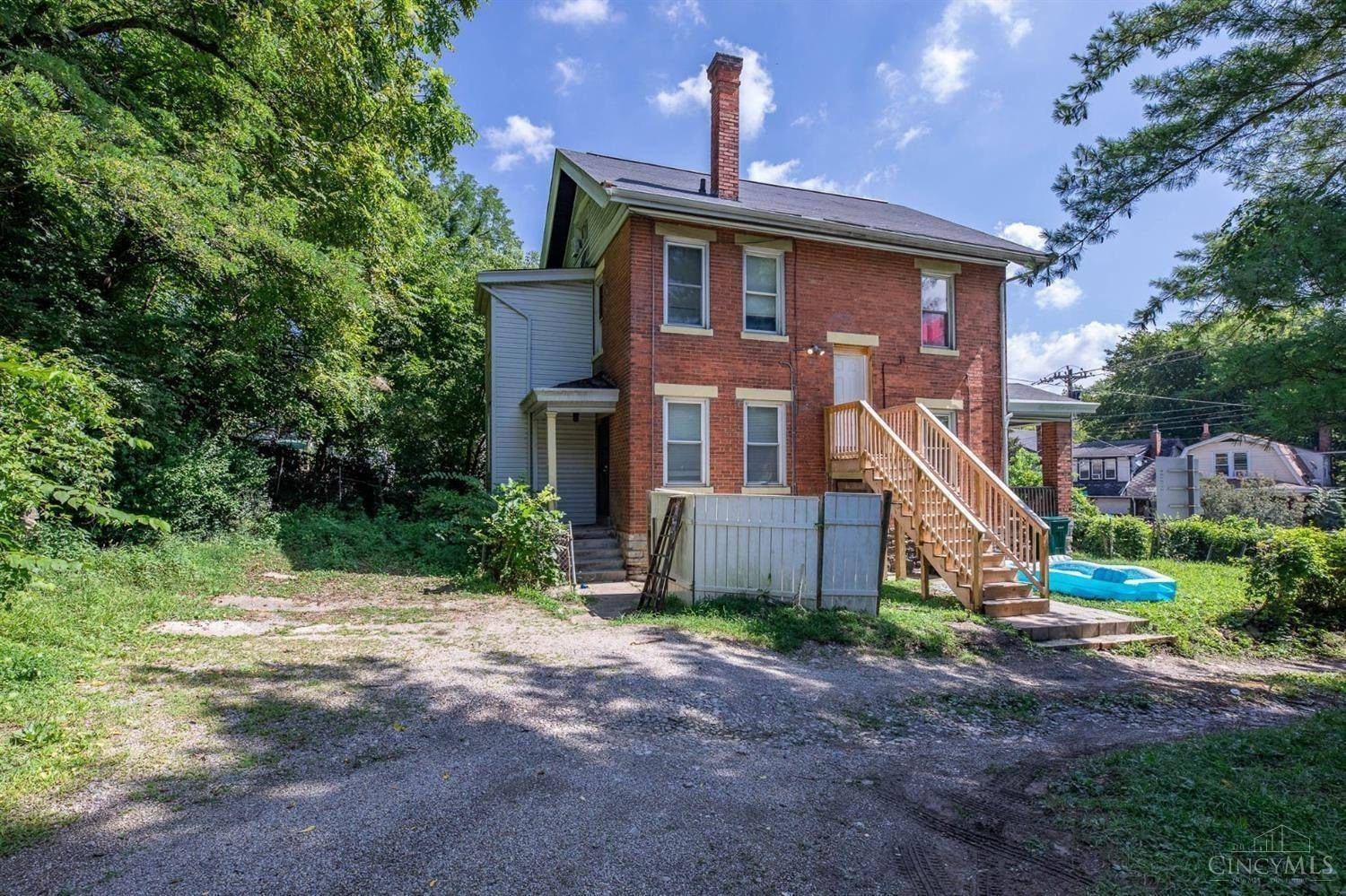 Cincinnati, OH 45217,3851 Vine St