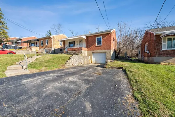 Sycamore Twp, OH 45236,8622 Wicklow Ave