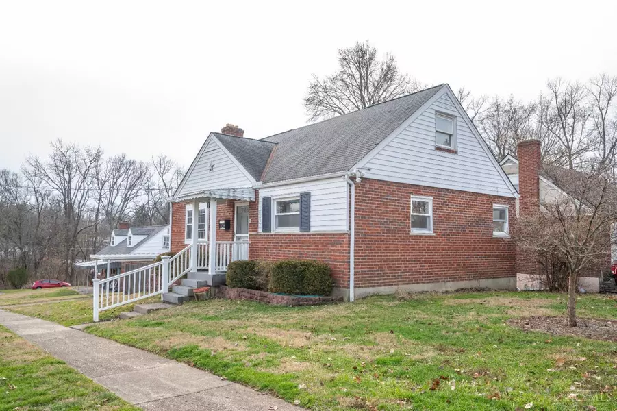 8631 Dundalk Ct, Sycamore Twp, OH 45236