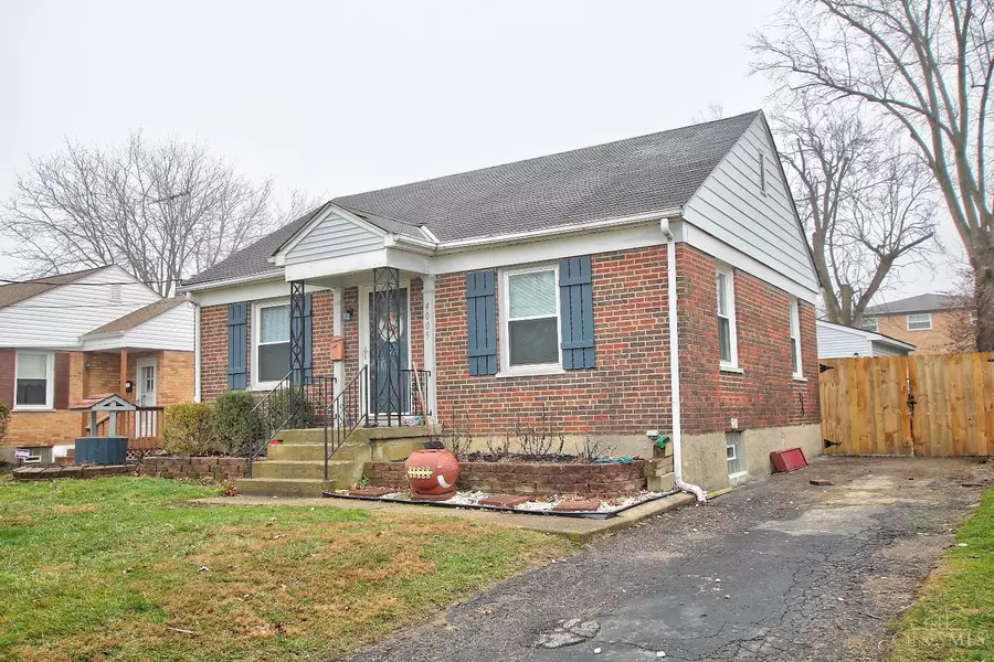 4005 St Johns Ter, Deer Park, OH 45236