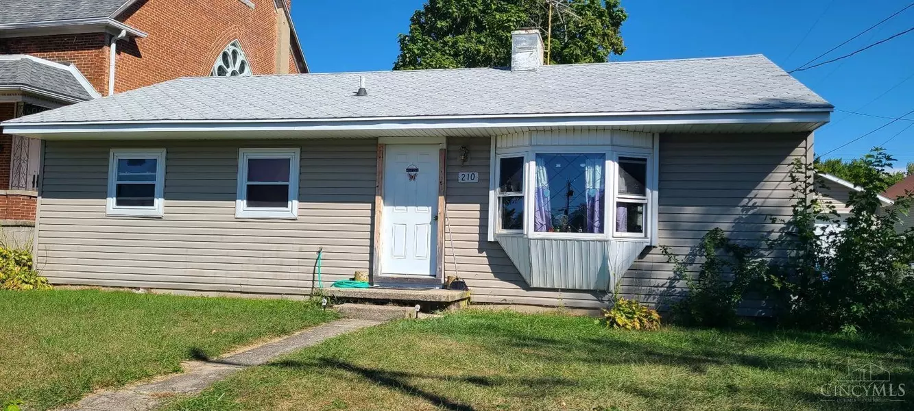 210 High St, West Manchester, OH 45347