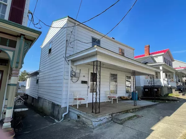 33 N Fourth St, Ripley, OH 45167