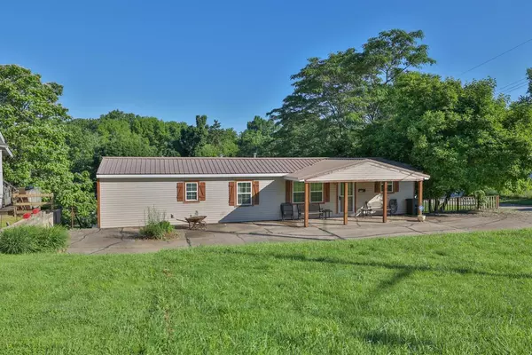 121 Harrison Ave, Cleves, OH 45002