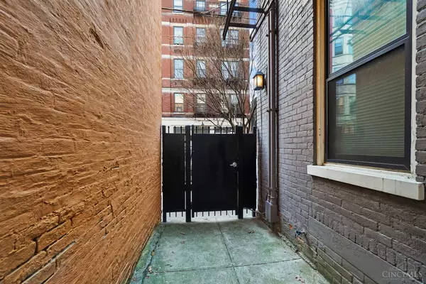 Cincinnati, OH 45202,1406 Republic St #102