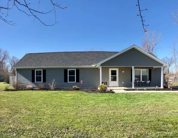 99 Fawn Dr, Blanchester, OH 45107