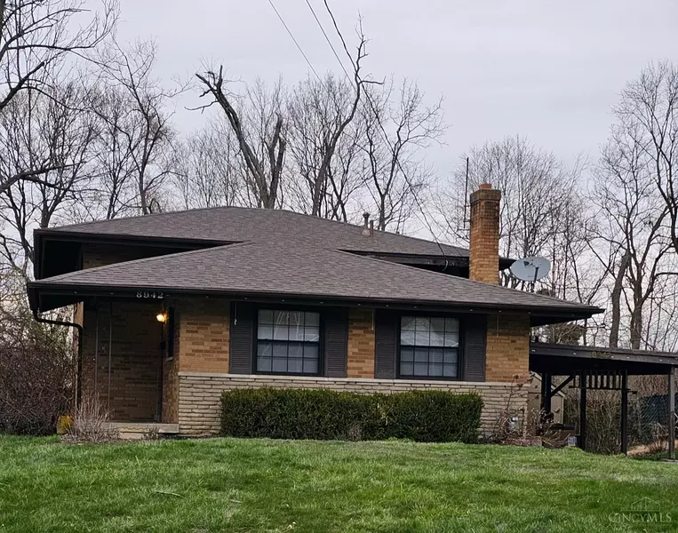 8942 Eldora Dr, Sycamore Twp, OH 45236