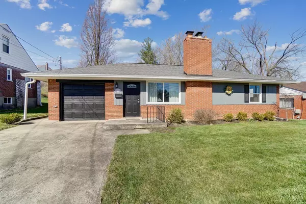 201 West Crest Dr, Reading, OH 45215