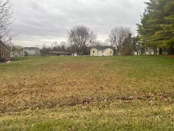 58 Long Dr, Lakengren, OH 45320