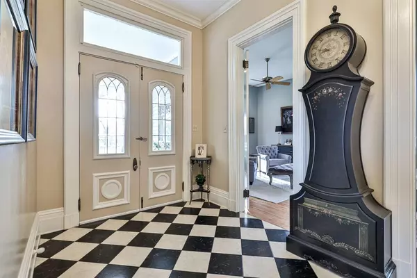 Wyoming, OH 45215,735 Springfield Pike