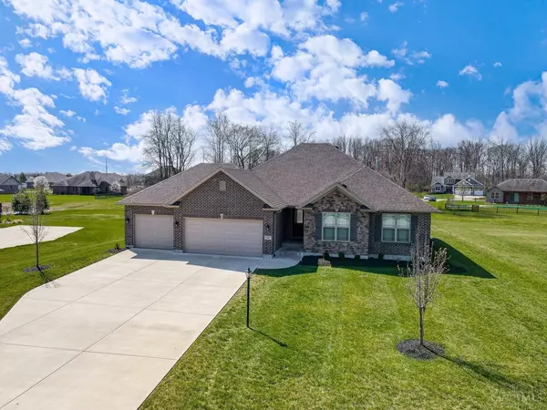 49 Cypress Ct, Germantown, OH 45327