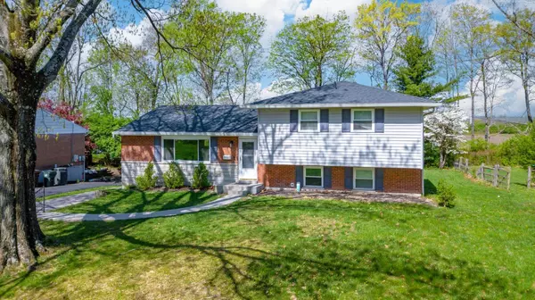 7405 Elbrook Ave, Amberley, OH 45237