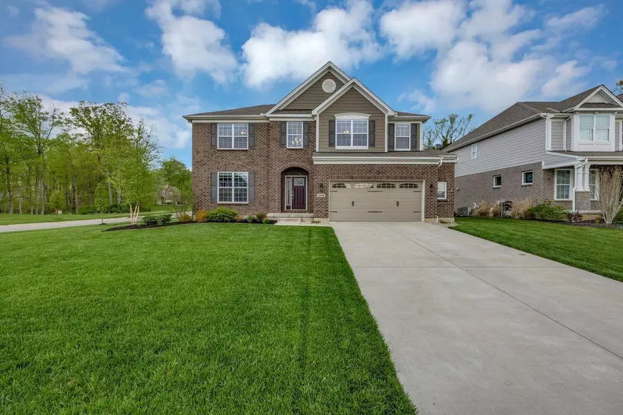 1268 Autumn Run Dr, Hamilton Twp, OH 45039