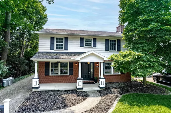 52 Spirea Dr, Oakwood, OH 45419