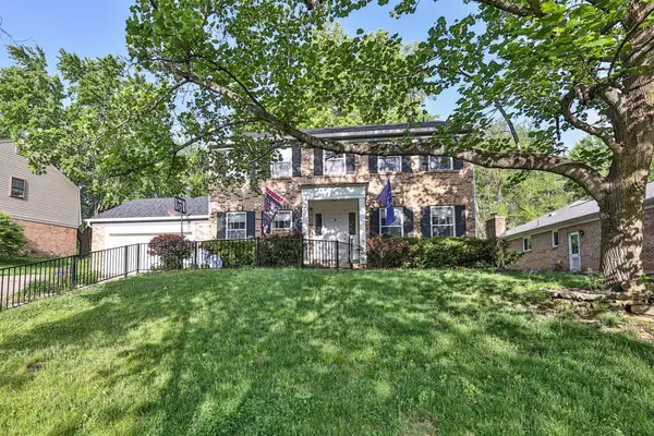 9369 Flemington Dr, Wyoming, OH 45231