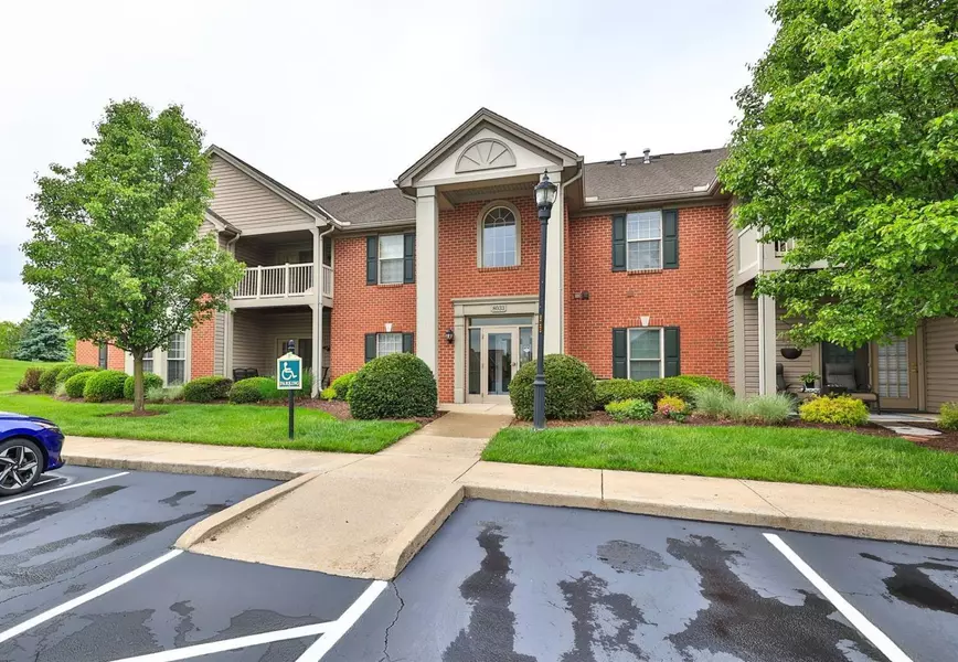 8033 Pinnacle Point Dr #103, West Chester, OH 45069