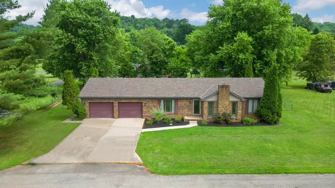 904 E Linda Vista Dr, Manchester, OH 45144